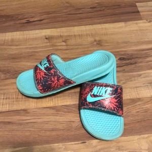 Nike slides